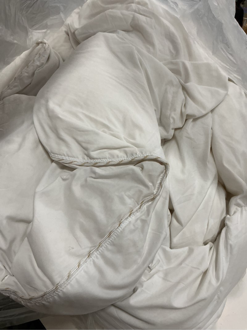 Condition photo showing As Is for Luxury Goose Feathers Down Comforter King Size, 750 FP Fluffy All Season Duvet Insert King, Ultra-Soft Hotel Bedding Comforter with Sorona Fill (White, 106x90 Inches) King White