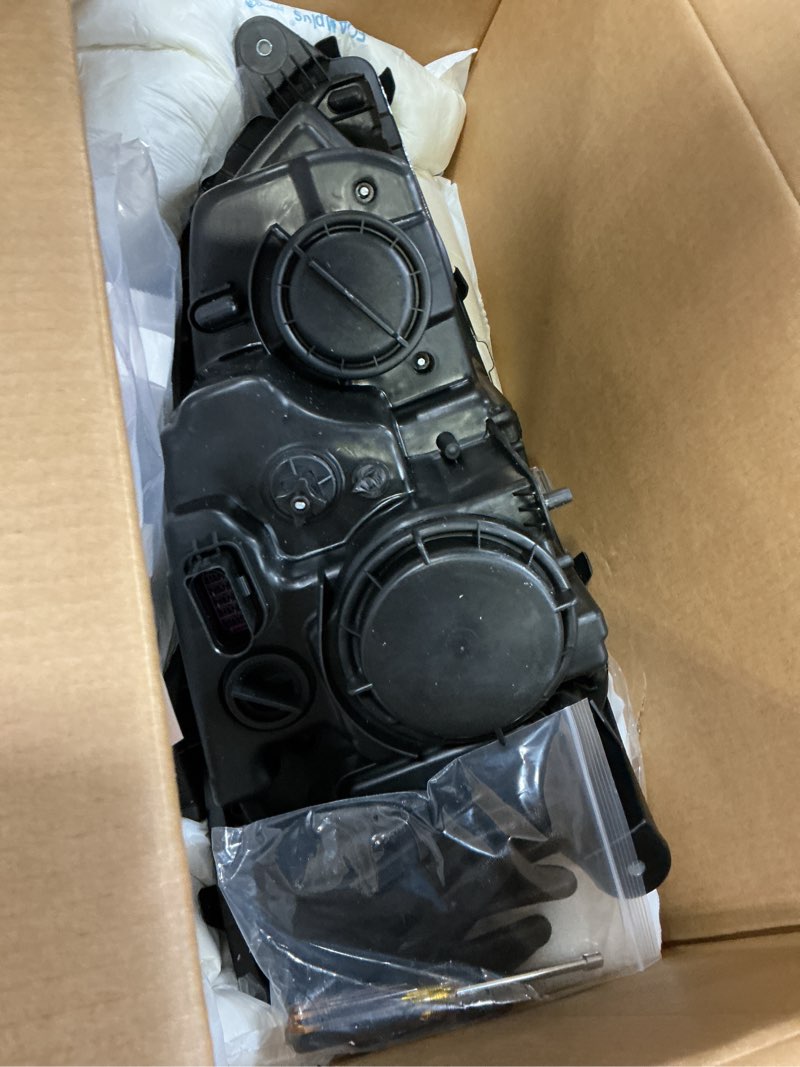 Condition photo showing Good Condition for headlights for kenworth t660 t170 t270 t370 t440 t470 t700 2008-2016 front headlight assembly oe replacement driver left side dot approved [included all bulbs] replace driver side left
