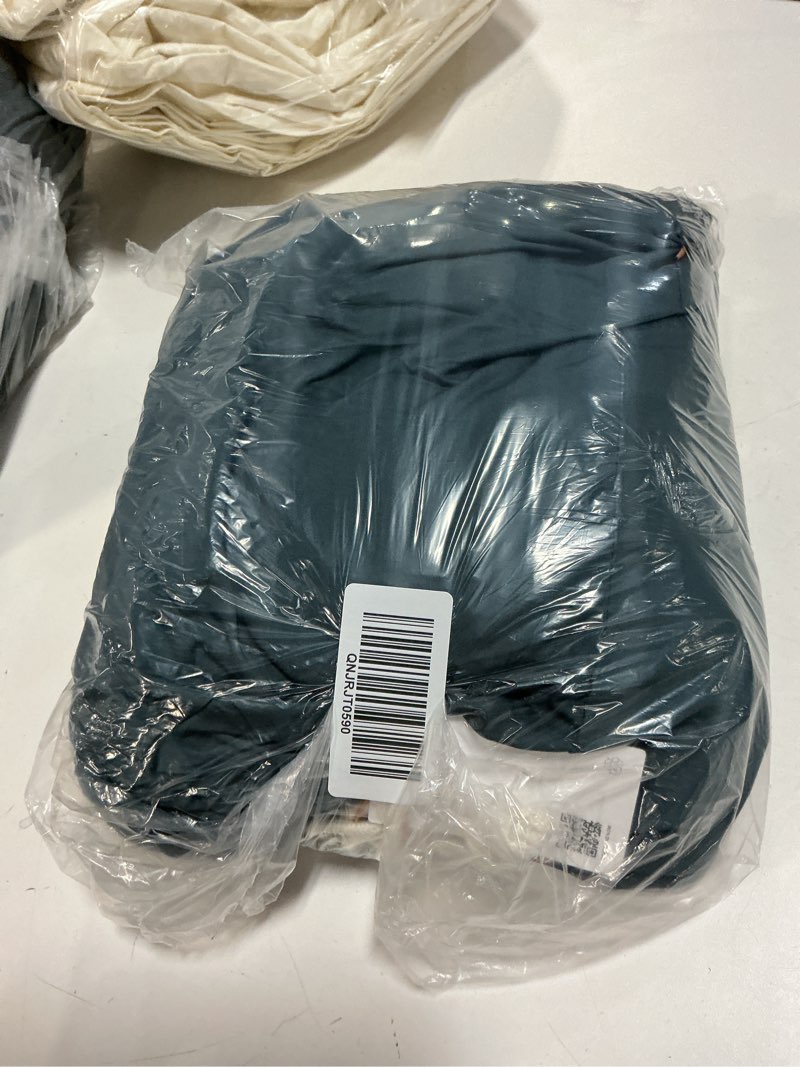 Condition photo showing New/Like New for bamboo sheet set, king, nightfall