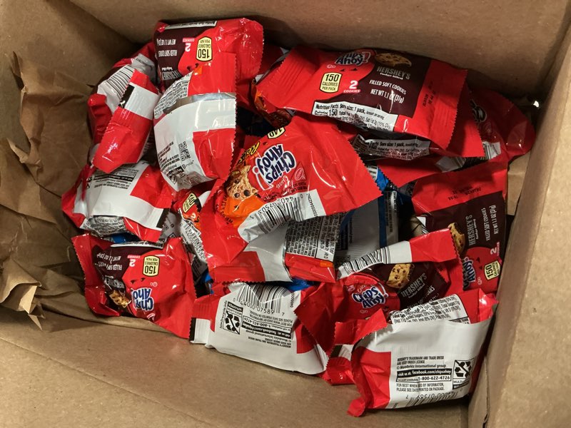 Condition photo showing Good Condition for Best by 08/ Jan / 2026 CHIPS AHOY! Cookies Variety Pack, Original Chocolate Chip, Chewy Chocolate Chip with Reese's Peanut Butter Cups & Chewy Hershey's Fudge Filled Soft Cookies, 50 Snack Packs