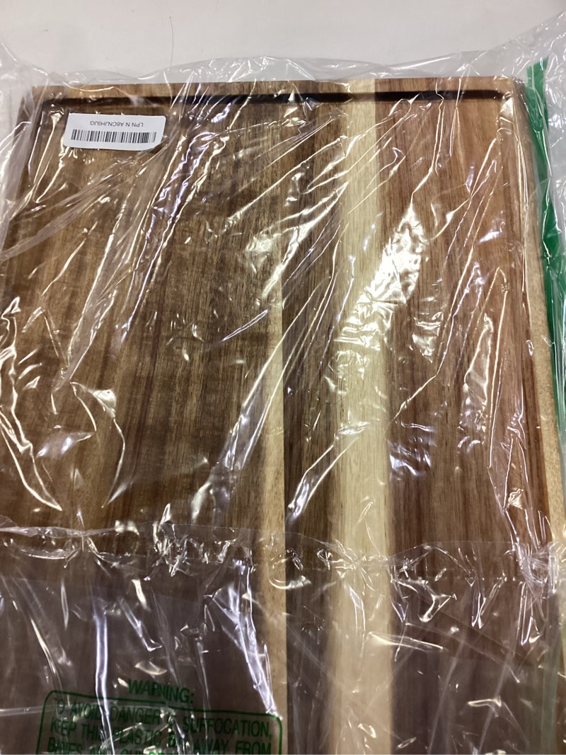 Condition photo showing Good Condition for Acacia Wood XL Cutting Board for Kitchen, Large Cutting Board 17.1 × 12.8 - Wooden Chopping Boards with Juice Groove, Non-Toxic, Knife-Friendly & Durable – Housewarming Gift, Charcuterie & Meal Prep Acacia Wood 1 Pack