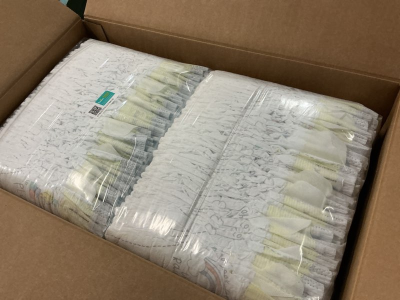 Condition photo showing New/Like New for pampers swaddlers diapers, size 5 (20-37 lbs), 132 count, absorbent, keeps baby dry and comfortable, skin safe disposable baby diaper (packaging may vary) size 5 132