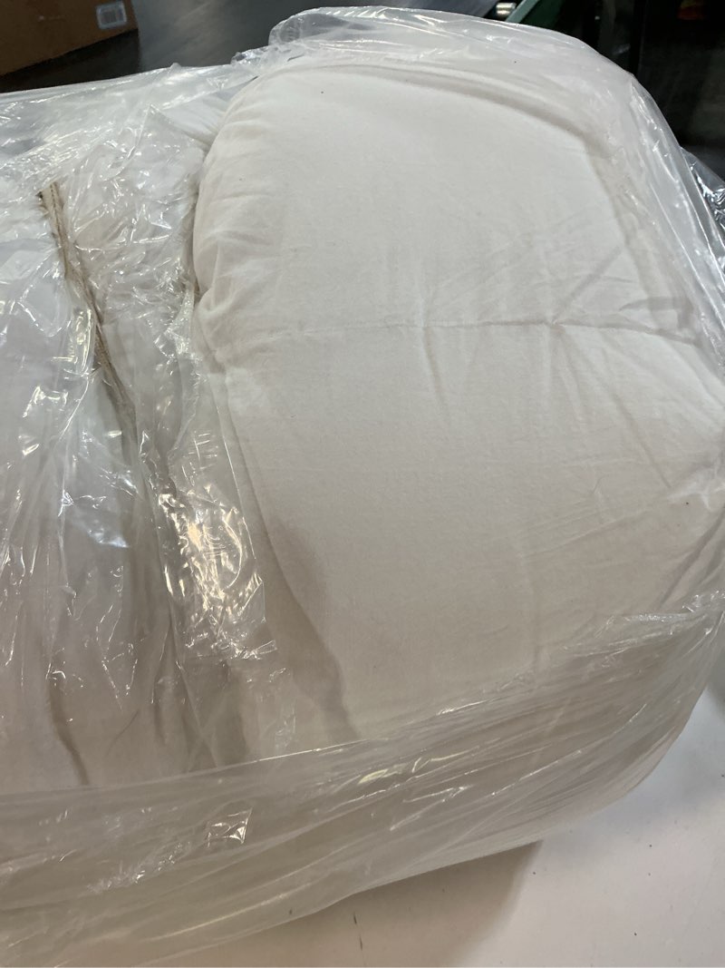 Condition photo showing Good Condition for cotton pintuck comforter, full/queen, white