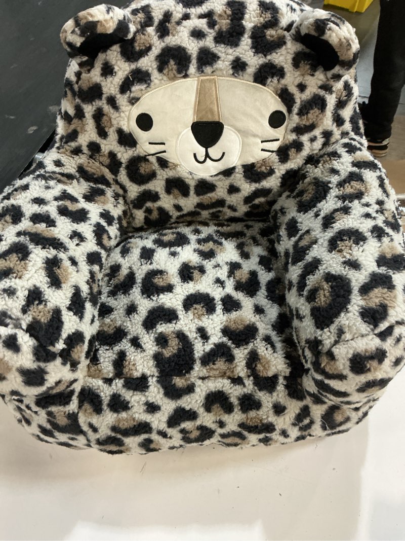 Condition photo showing Good Condition for Delta Children Cozee Buddy Chair, Leopard