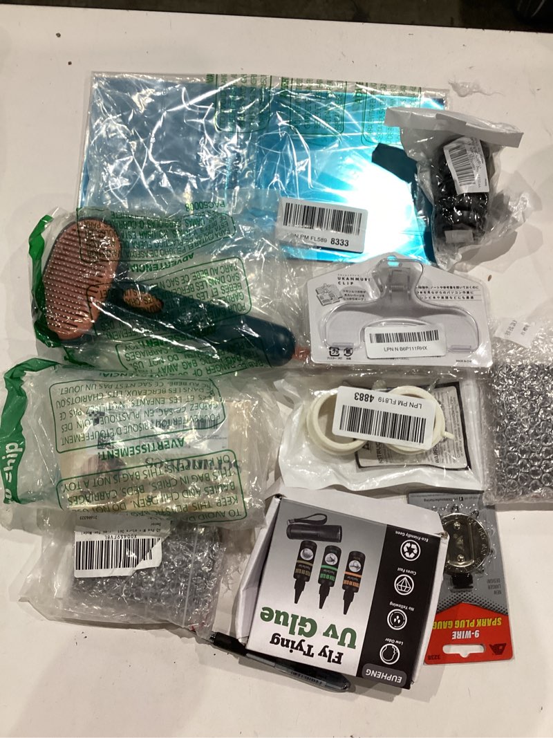 Condition photo showing As Is for assorted accessories for home decoration