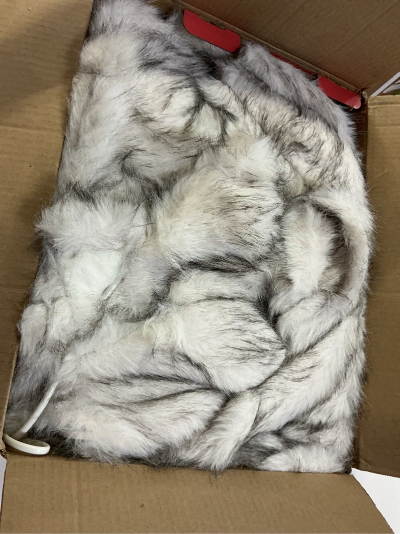 Condition photo showing Good Condition for heated electric blanket throw,octrot 50"x60" faux fur heating blanket luxury christmas gifts heavy plush with 10 heats levels & 8 hours auto off,super cozy warm fuzzy,fluffy decor winter warming,white 50"x60" white