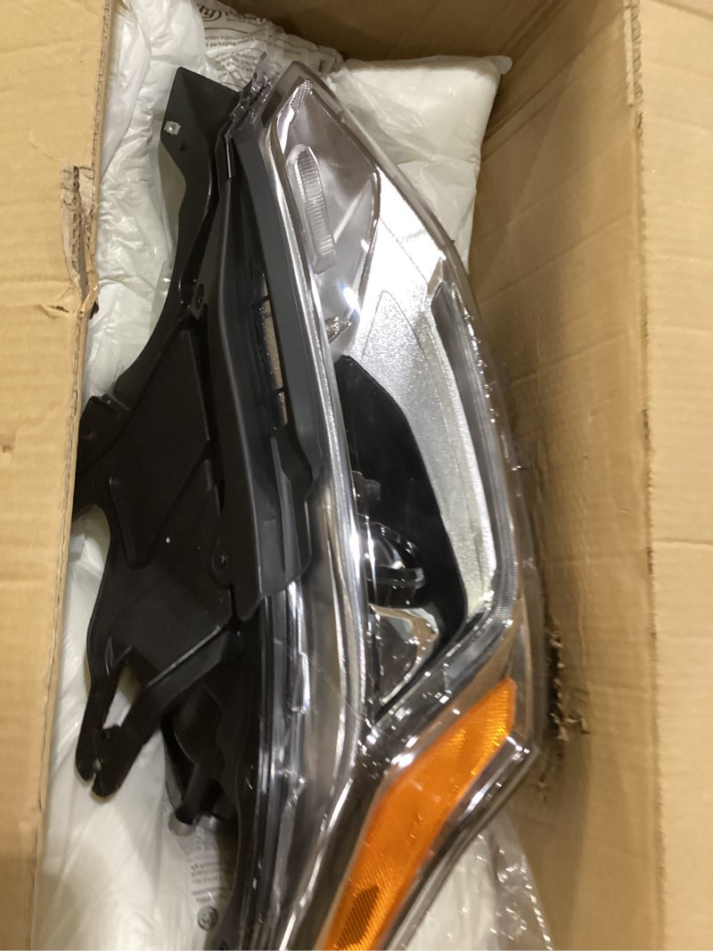 Condition photo showing New/Like New for xenon headlights assembley compatible with chevy traverse 2018 2019 2020 2021 hid projector headlights with led drl headlamps right passenger side 84887858 gm2503487