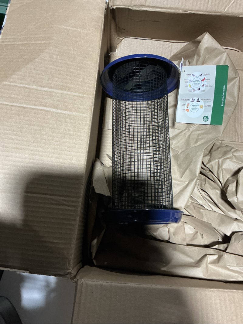 Condition photo showing Good Condition for Nature's Way Cobalt Metal Mesh Mixed Seed and Peanut Bird Feeder for Wild Birds and Outdoor Décor, 2 Quart Capacity, Easy to Clean and Fill with Easy-Cling Mesh, Blue