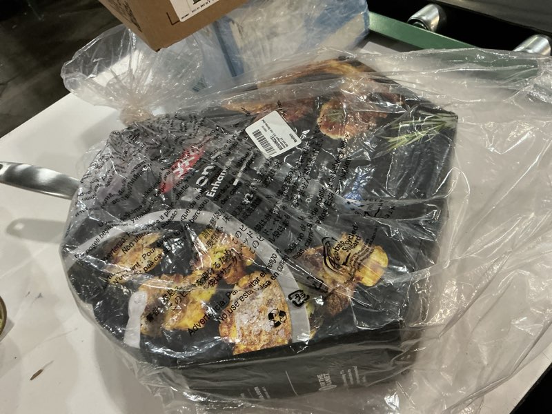 Condition photo showing New/Like New for HENCKELS Aragon 12.5-inch Stainless Steel Wok with Lid