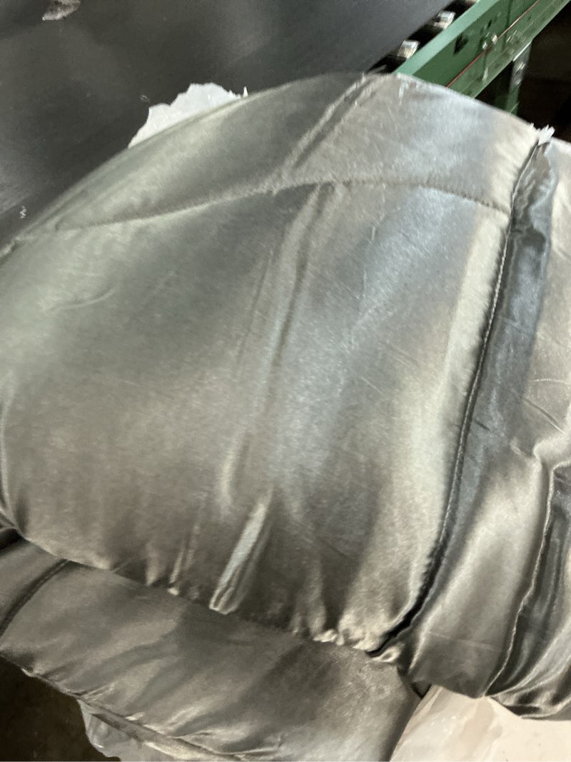 Condition photo showing New/Like New for mr&hm full size comforter set dark grey, reversible satin microfiber comforter set for all seasons, 3 pieces non-slip silky soft bedding sets with 1 comforter (82"x86") and 2 pillowcases (20"x26") 02- dark grey wave full