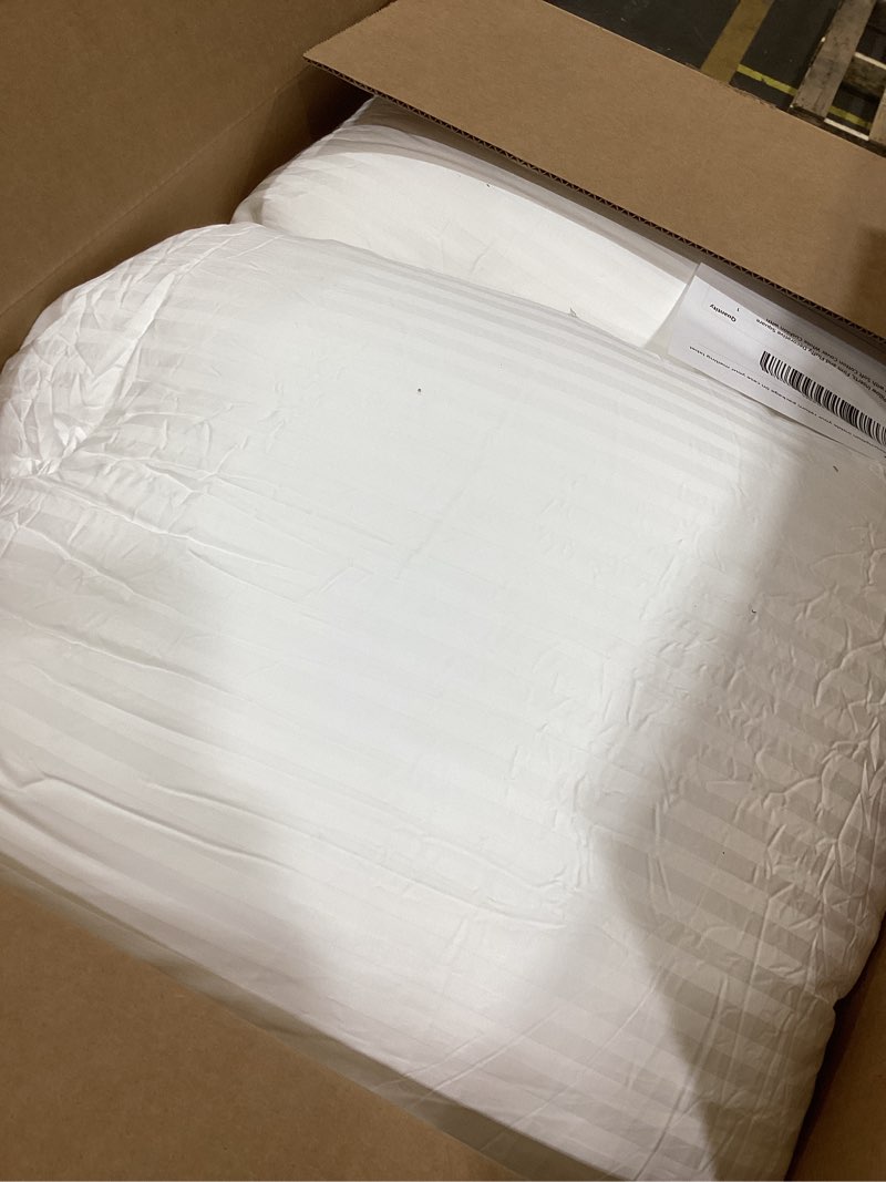 Condition photo showing Good Condition for oubonun 28 x 28 throw pillow inserts, firm and fluffy decorative square pillows for couch bed sofa with soft cotton cover white cushion with down alternative pack of 2 28x28 inch (pack of 2)