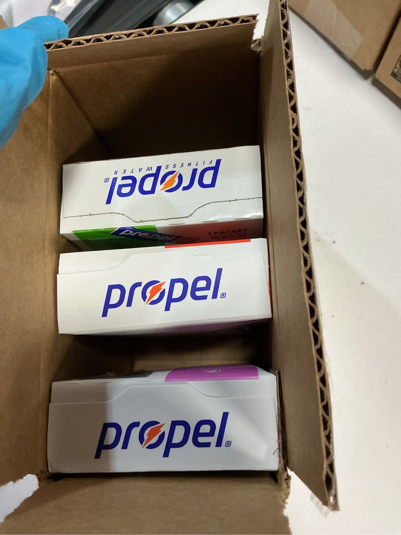 Condition photo showing New/Like New for (Best by 03-05-2026)Propel Electrolyte Enhanced Water Drink Mix Powder Packets, Kiwi Strawberry Variety Pack, Zero Calorie & Zero Sugar Hydration with Electrolytes and Vitamins C & E (30 Packets) Kiwi Strawberry Variety 2.5g (Pack of 30)