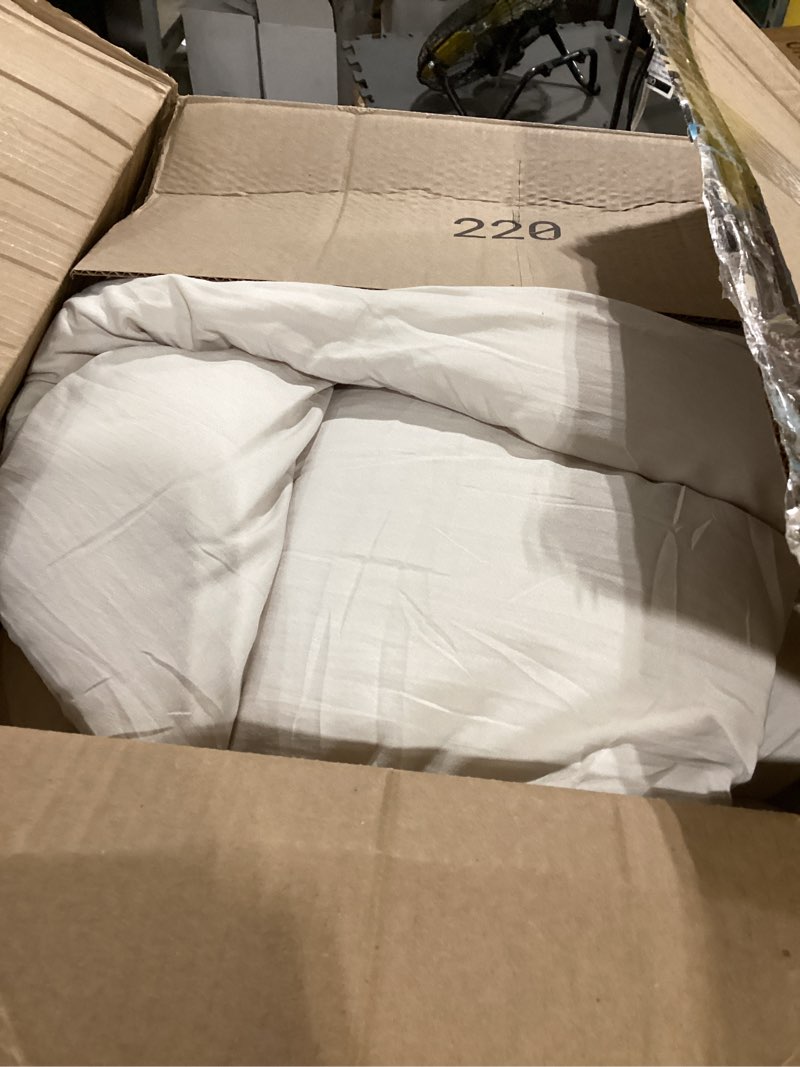 Condition photo showing As Is for bedsure queen comforter set, beige soft prewashed bedding for all seasons, 3 pieces gentlesoft™ bed set, 1 lightweight comforter (90"x90") and 2 pillowcases (20"x26") queen(90"x90") 01 - beige
