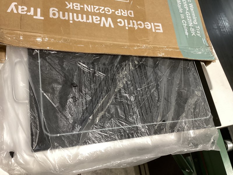 Condition photo showing Good Condition for megachef electric warming tray with adjustable temperature control, 24 in, silver, black