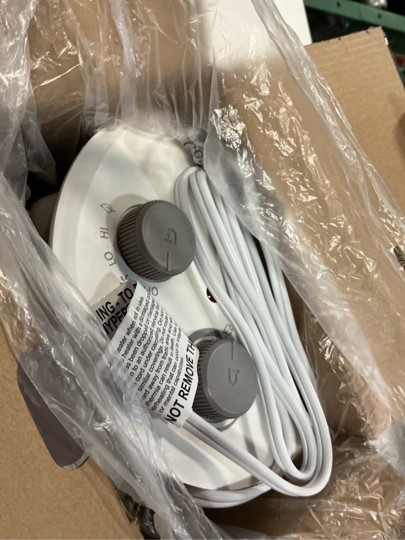 Condition photo showing As Is for  Utilitech 1500 -Watt Fan Compact personal Indoor Electric Space Heater with Thermostat