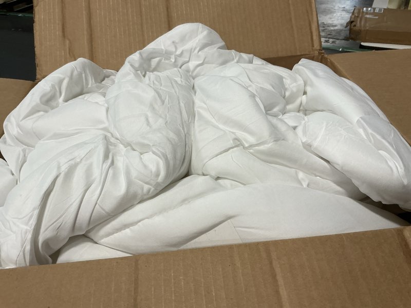 Condition photo showing As Is for Bedsure Comforter Duvet Insert - Quilted Comforters King Size, All Season Duvet, GentleSoft Down Alternative Bedding Blanket, with 8 Tabs, Gifts for Women/Men, White, King 90 x 102 Inches White King