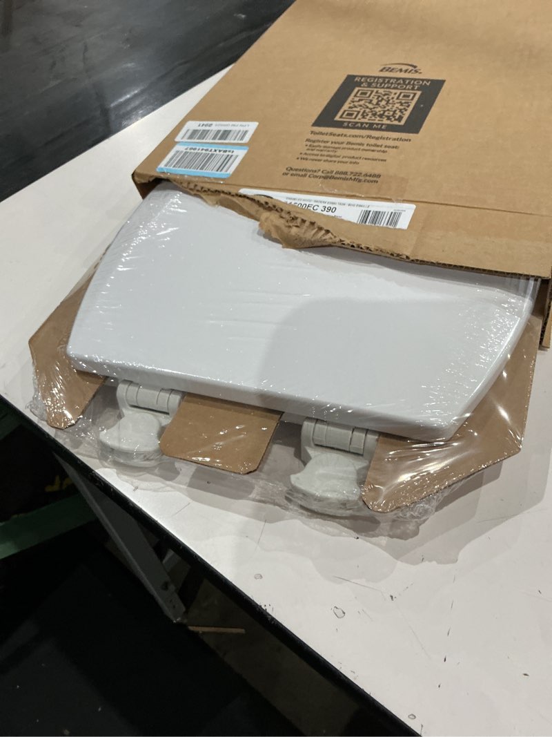 Condition photo showing New/Like New for bemis 1500ec 390 lift-off wood elongated toilet seat, cotton white (pack of 1)