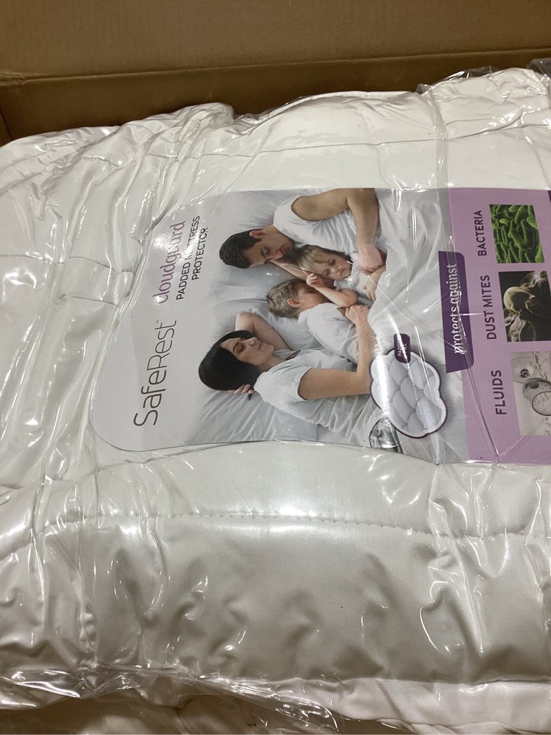 SafeRest CloudGuard - Queen Size Hybrid Mattress Protector & Pad (Extra Padded) - Waterproof Quilted