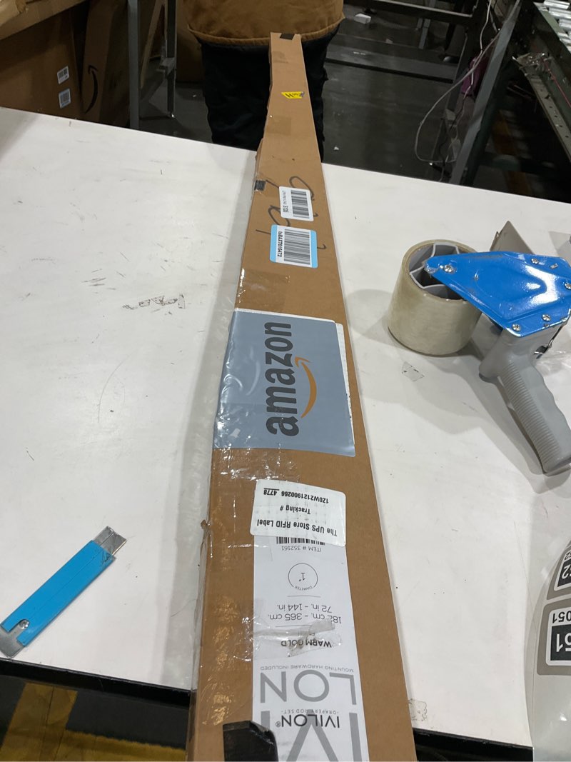 Condition photo showing Good Condition for Curtain rod