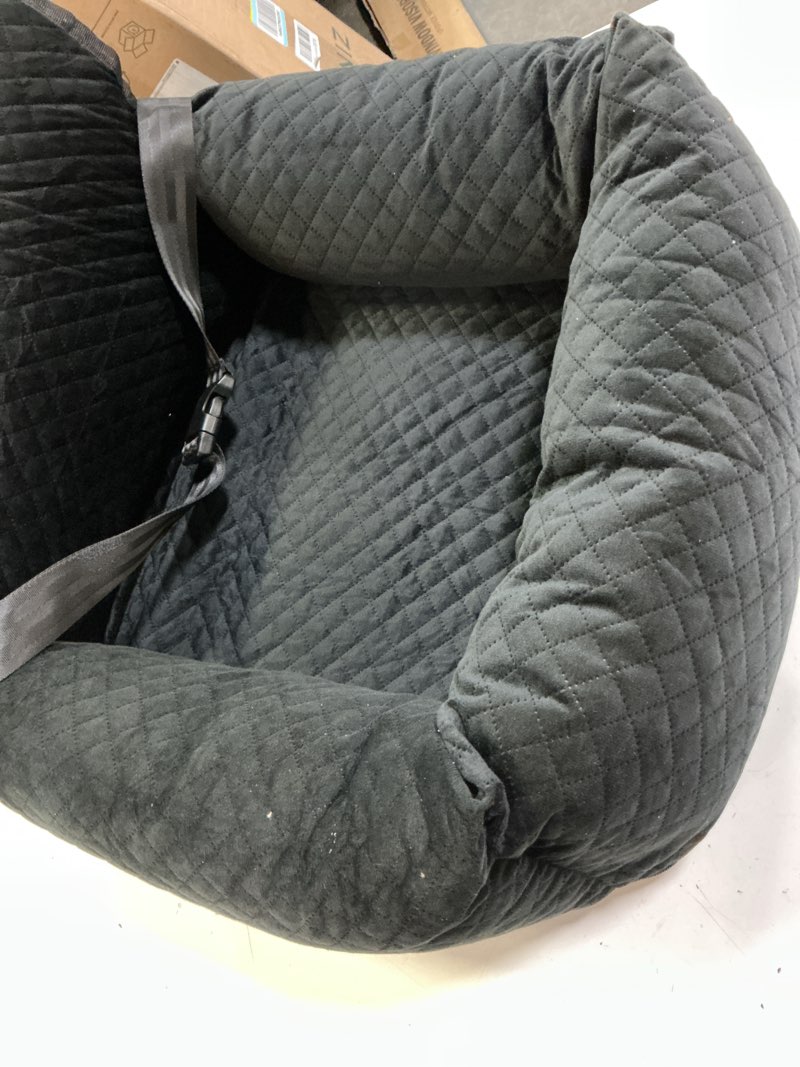 Condition photo showing Good Condition for dog car seat pet booster seat pet travel safety car seat,the dog seat made of materials is safe and comfortable, and can be disassembled for easy cleaning (black)