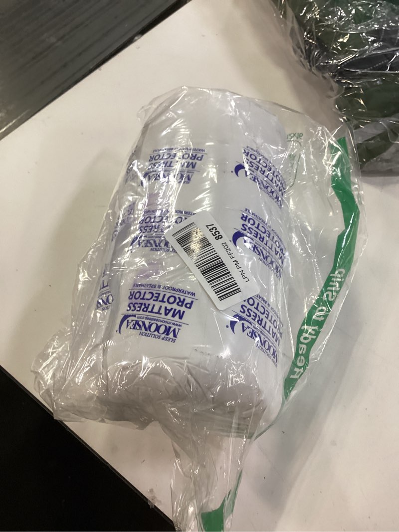 Condition photo showing New/Like New for Waterproof Split Top Queen Mattress Pad Protector for Adjustable Bed, 34" Top Split from Head, Noiseless, Soft Padded Matress Protector Split Top Queen (34 from Head) 1