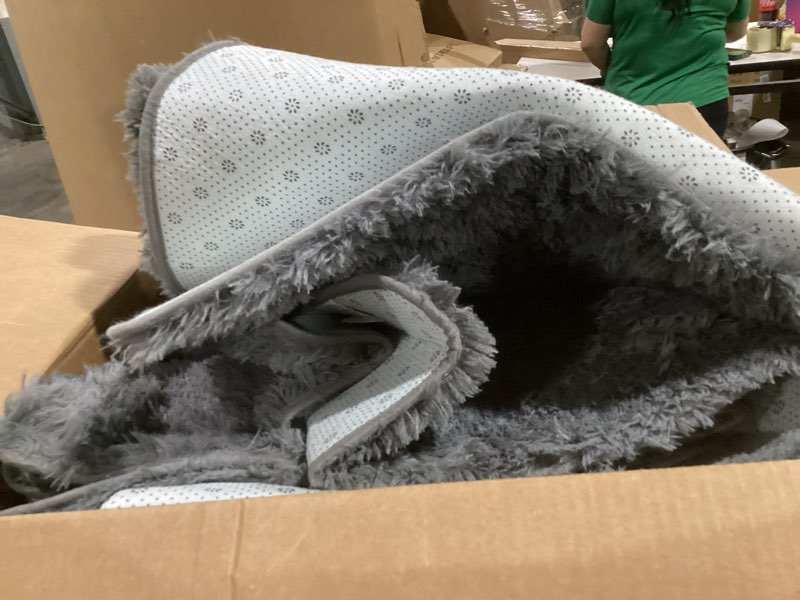 Condition photo showing Good Condition for (Unsure of size) Large Area Rugs for Living Room Bedroom, 10x14 Feet Grey Fluffy Shag Rugs, Ultra Soft Shaggy Plush Fuzzy Modern Indoor Throw Floor Carpet for Kids Girls Dorm Nursery Home Decor Aesthetic 10' x 14' (Rectangular) Grey