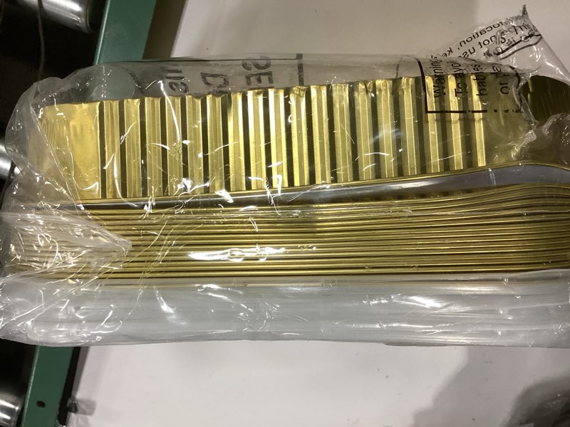 Condition photo showing New/Like New for Patelai 9" x 13" Gold Aluminum Pan with Lids (15 Pack+15 Lids) Gold Disposable Aluminum Foil Baking Foil Pans Microwave Oven Safe for Cooking Heating Baking Storage BBQ 9 x 13 inches