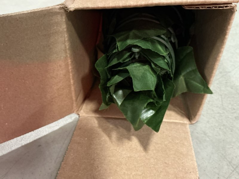 Condition photo showing Good Condition for dearhouse 118x39.4in artificial ivy privacy fence wall screen, artificial hedges fence and faux ivy vine leaf decoration for outdoor garden decor 118*39.4inch