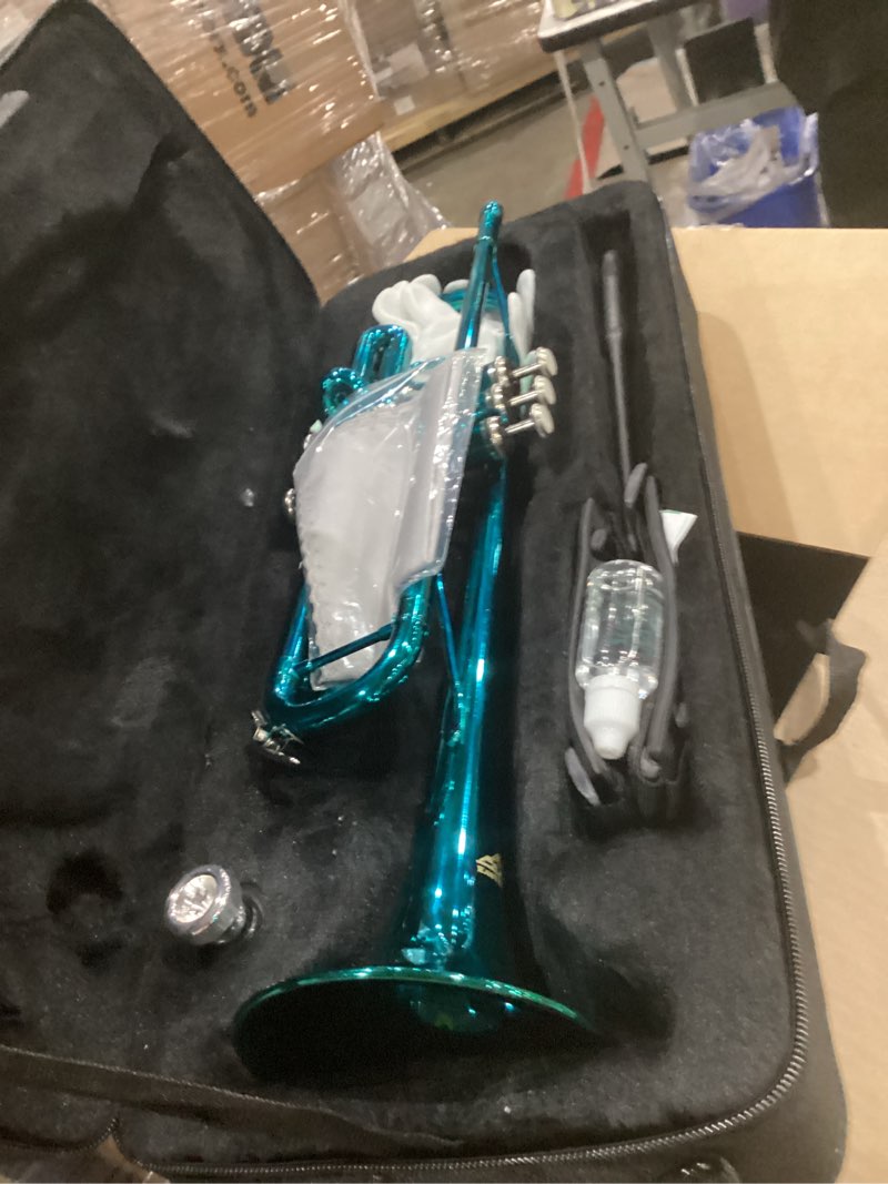 Condition photo showing Good Condition for eastrock bb trumpet standard trumpet set with carrying case,gloves, 7c mouthpiece and cleaning kit (sea blue)