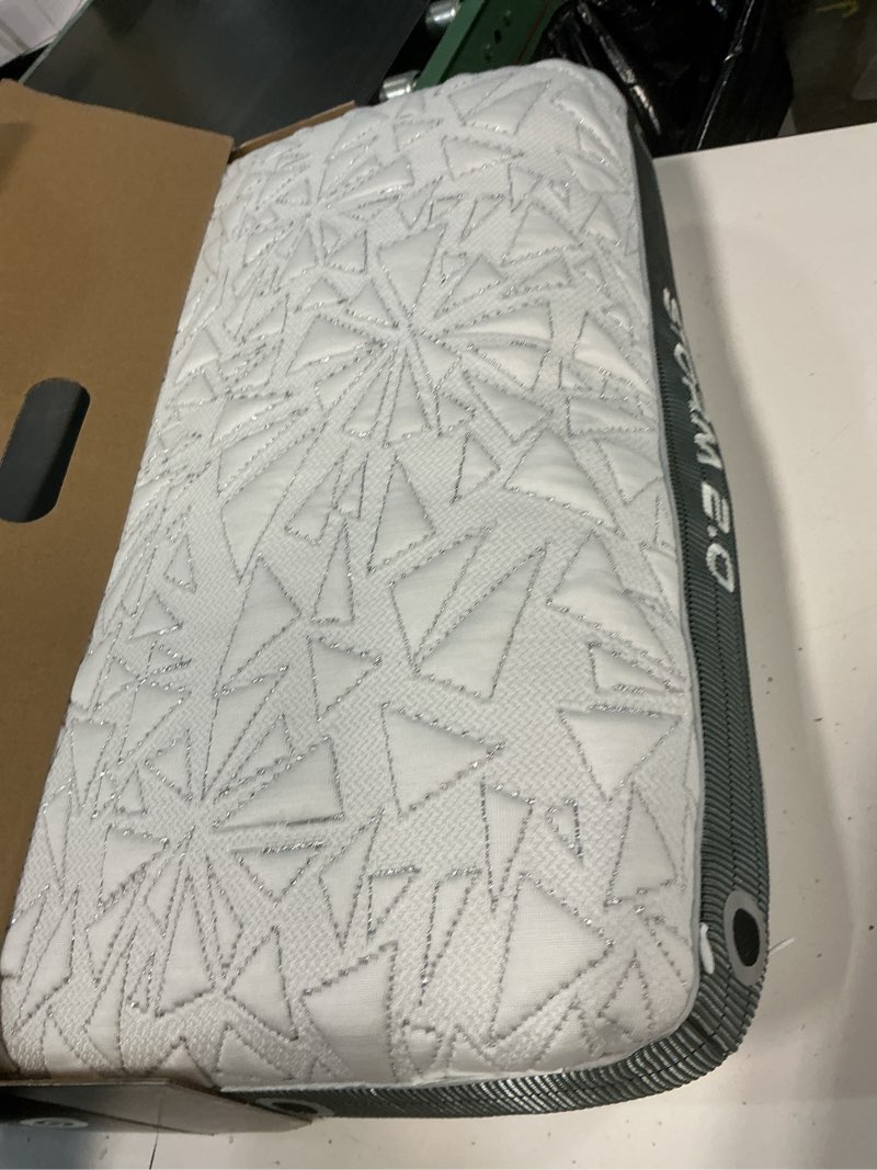 Condition photo showing Good Condition for bedgear storm performance pillow size 2.0 - medium firm cooling pillow for all sleep positions - back, side, stomach sleepers - includes hypoallergenic, washable, and removable cover - white