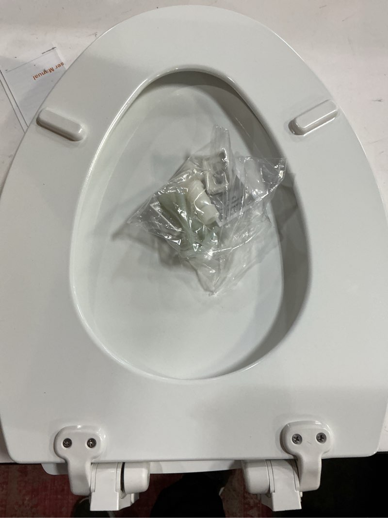 Condition photo showing Good Condition for Mayfair 1847SLOW 000 Kendall Slow-Close  Removable Enameled Wood Toilet Seat that will Never Loosen  1 Pack ELONGATED - Premium Hinge  White
