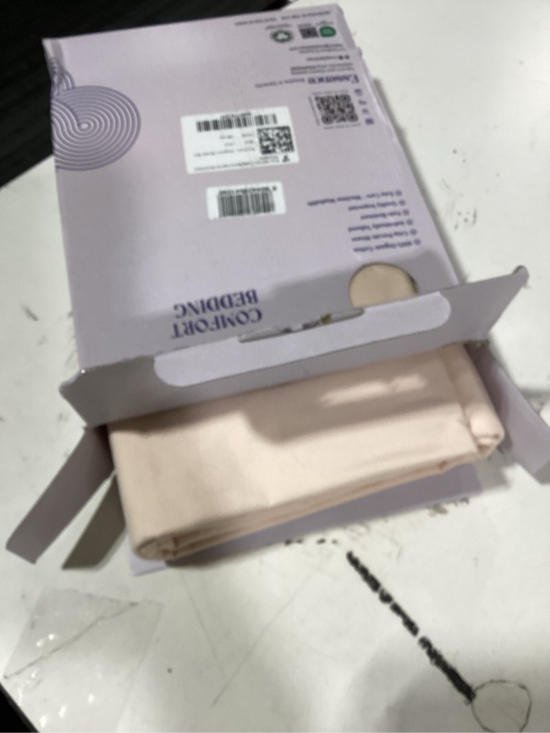 Condition photo showing Good Condition for similar product queen one flat sheet not a setnMayfair Linen 100% Organic Cotton Percale Sheets - Full Size, 4 Piece Set, Crisp, Cooling, 16\\\" Deep Pocket Hotel Sheets - Blush Full Blush