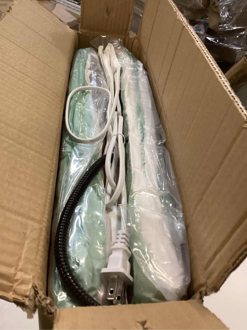 Condition photo showing New/Like New for Large Heated Dog Bed 40x27x2 in,Equipped with MET/UL Dual Certified Heating Pad and Intelligent Controller,Thickened Memory Sponge+100% Plush Heated Pet Bed,Indoor Puppy Bed with Side Pillows 40 x 27 x 2 in Green