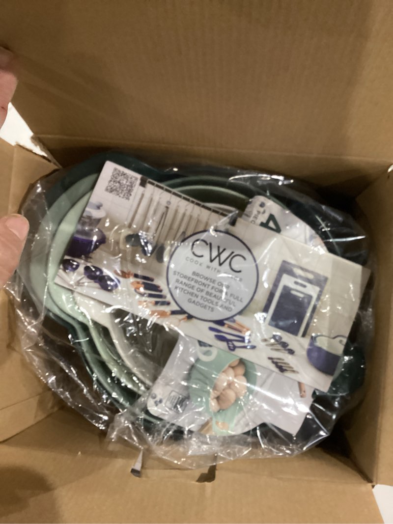 Condition photo showing New/Like New for COOK WITH COLOR Nesting Plastic Mixing Bowl Set with Pour Spouts and Handles, Green, 4 Piece Non-Slip Green 4 Piece Non-Slip