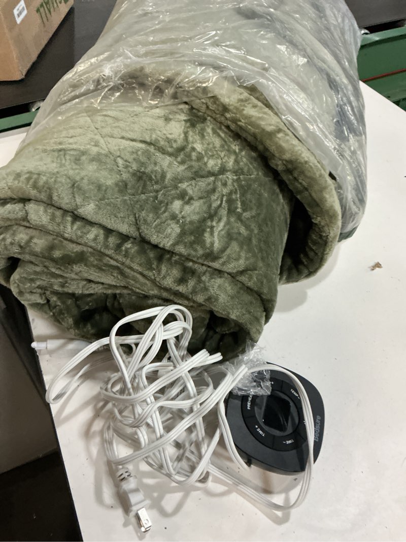 Condition photo showing Good Condition for bedsure  cozy comfortable flannel heated blanket 100x90  /olive green