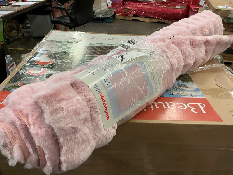 Condition photo showing As Is for mainstays kids light pink bubble fur rug, 5' x 7'