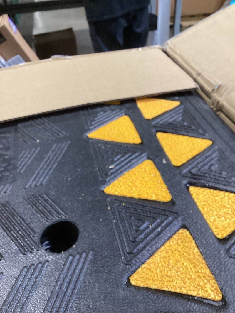 Condition photo showing Good Condition for vevor rubber curb ramp, 6" rise height 2 pack, heavy-duty 33069 lbs/15 t capacity threshold ramps, 19" l x 15" w driveway ramps with stable grid structure for cars, wheelchairs, bikes, motorcycles 6" h
