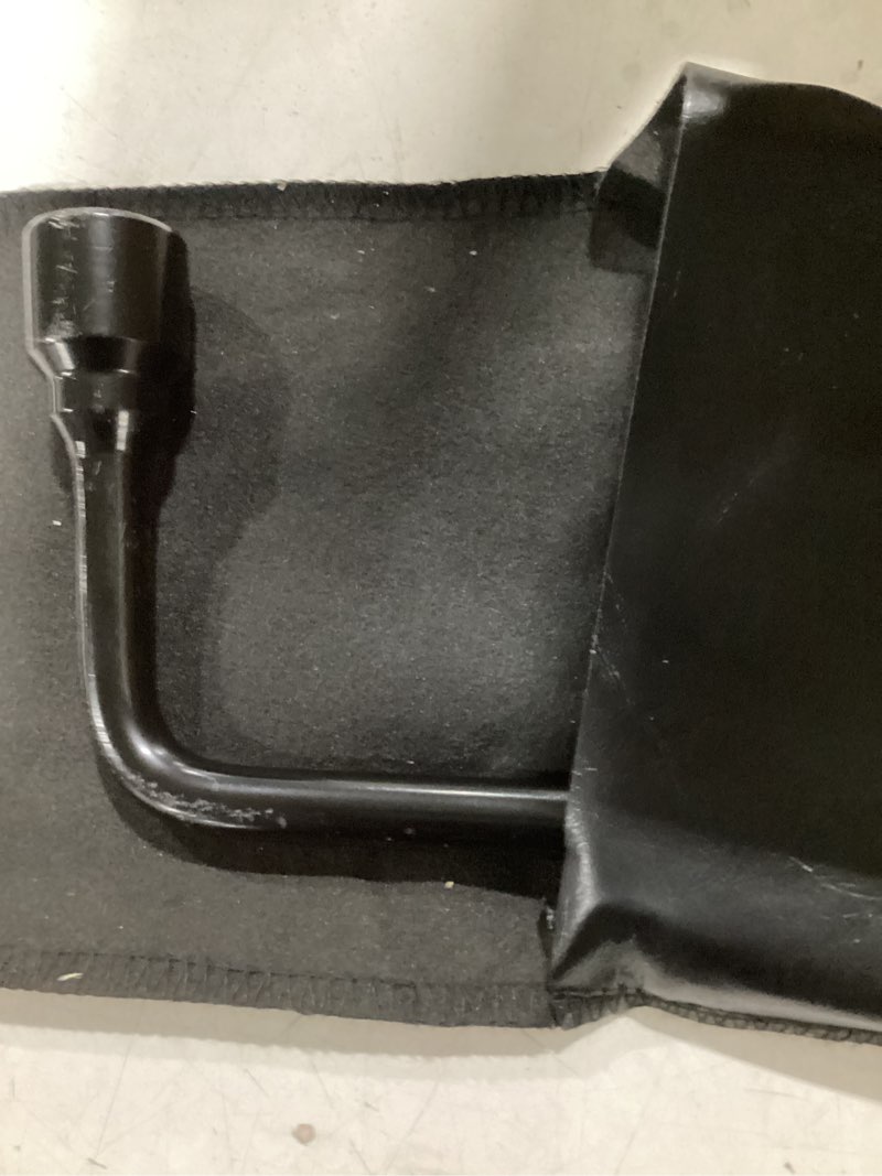 Condition photo showing Good Condition for dorman 926-000 spare tire jack handle / wheel lug wrench compatible with select cadillac / chevrolet / gmc models
