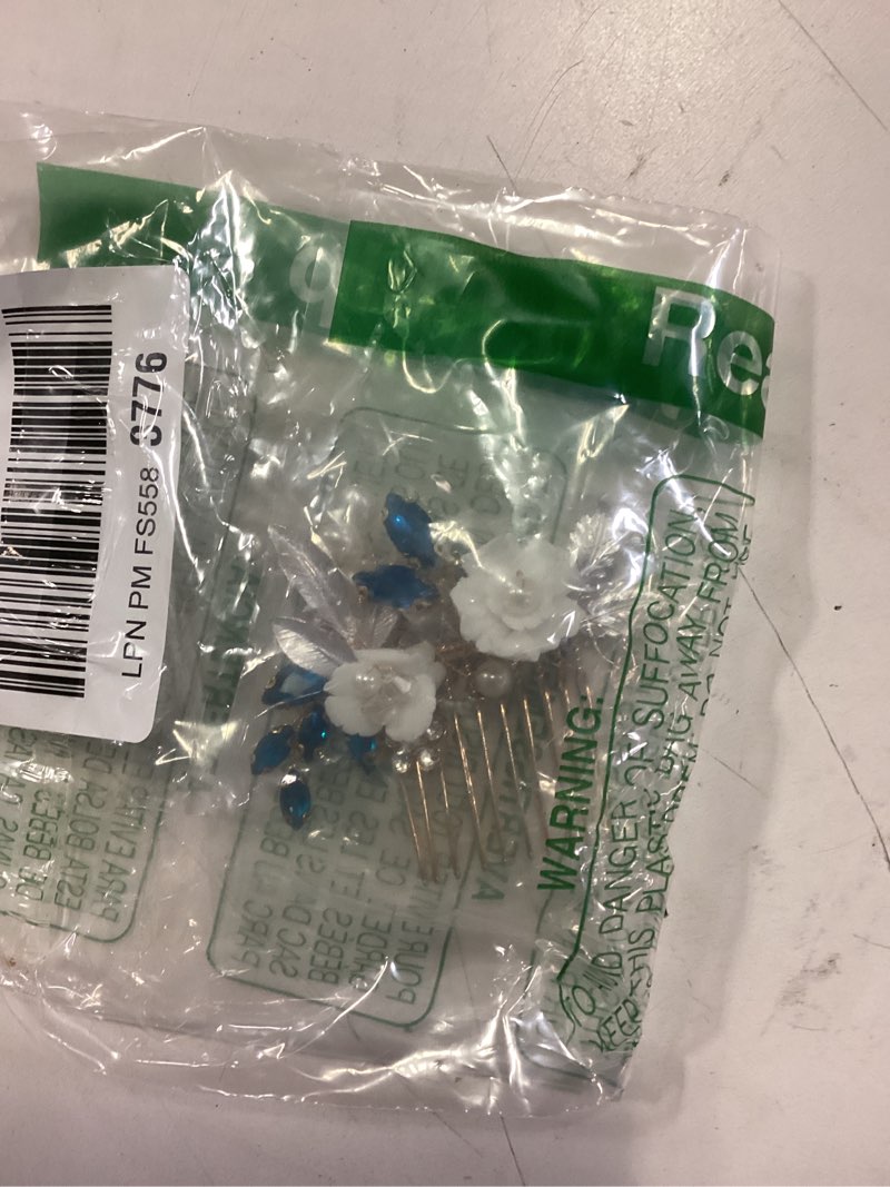Condition photo showing New/Like New for Missgrace Dainty Bridal Crystal Pearl Leaf Rhinestones Hair Comb, Gold (Ceramic, Imitation pearls, Rhinestones, 8.5 cm, 1 Count)