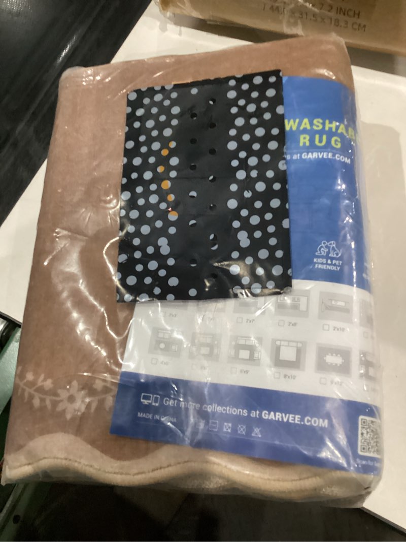 Condition photo showing New/Like New for GarveeHome 2x6 Scalloped Washable Runner Rug for Kitchen, Soft Brown Hallway Runner Non Slip Entryway Rug Farmhouse Thin Laundry Mat Stain Resistant Carpet for Bedroom Bathroom Beside Rug Brown 2' x 6' (Rectangular)