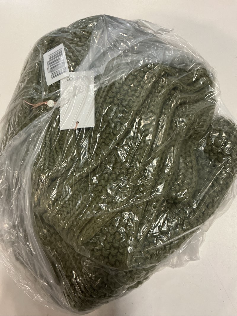 Condition photo showing Good Condition for cotton fisherman throw, 50x60, olive