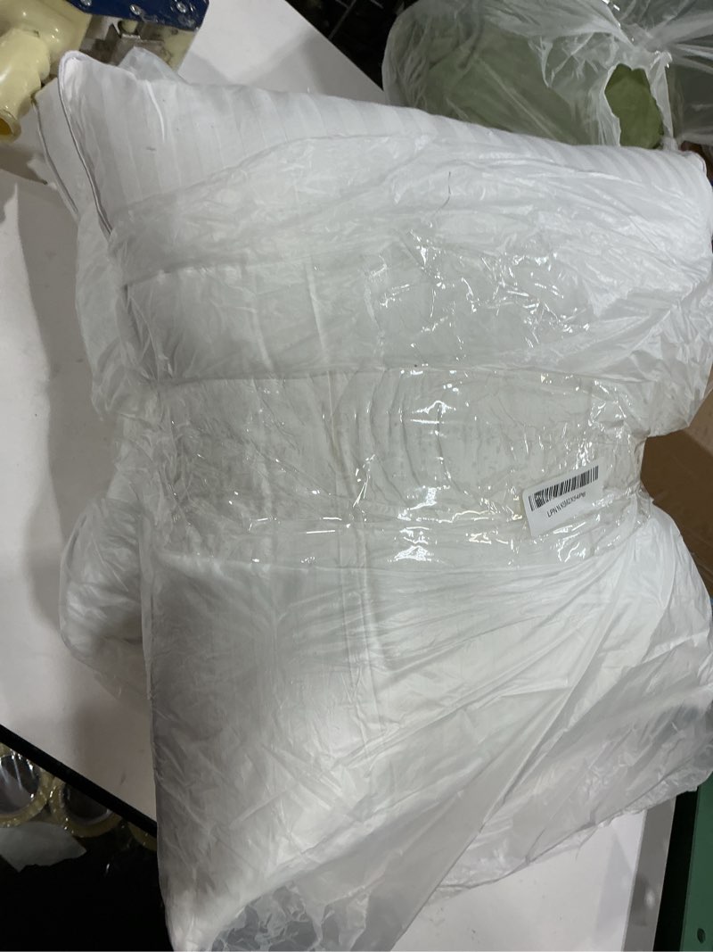 Condition photo showing As Is for MIULEE 18x18 Pillow Inserts, Firm and Fluffy Decorative Square Throw Pillows for Couch Sofa Bed, Down Alternative with 100% Cotton Cover Pack of 2 2 18x18 Inch