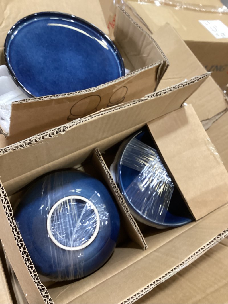 Condition photo showing Good Condition for vicrays ceramic 12 pieces dinnerware set - dinner plates salad plates cereal bowls set service for 4 - scratch resistant microwave oven dishwasher safe - blue blue service for 4 (12 pcs)