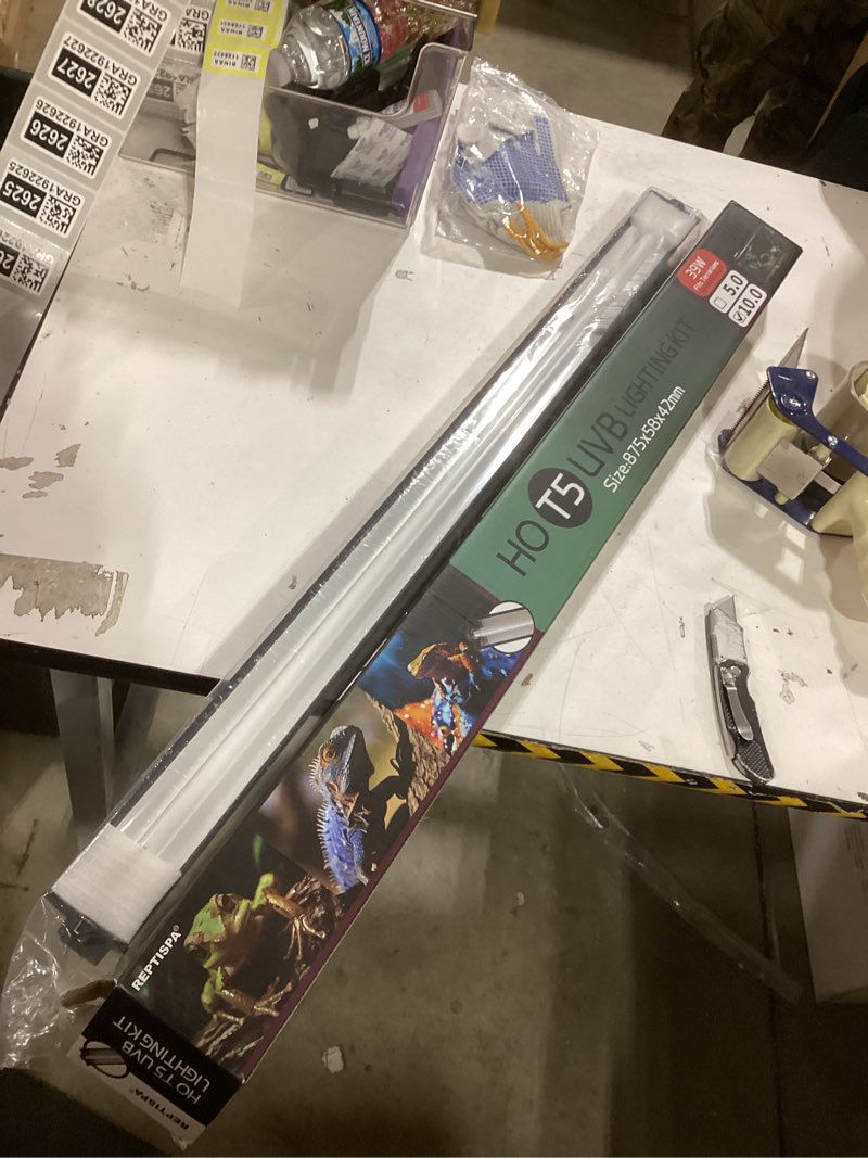 T5 HO UVB Lighting Combo Kit, 39W Reptile Light Fixture with Fluorescent Light Bulbs, Desert 10.0 UV