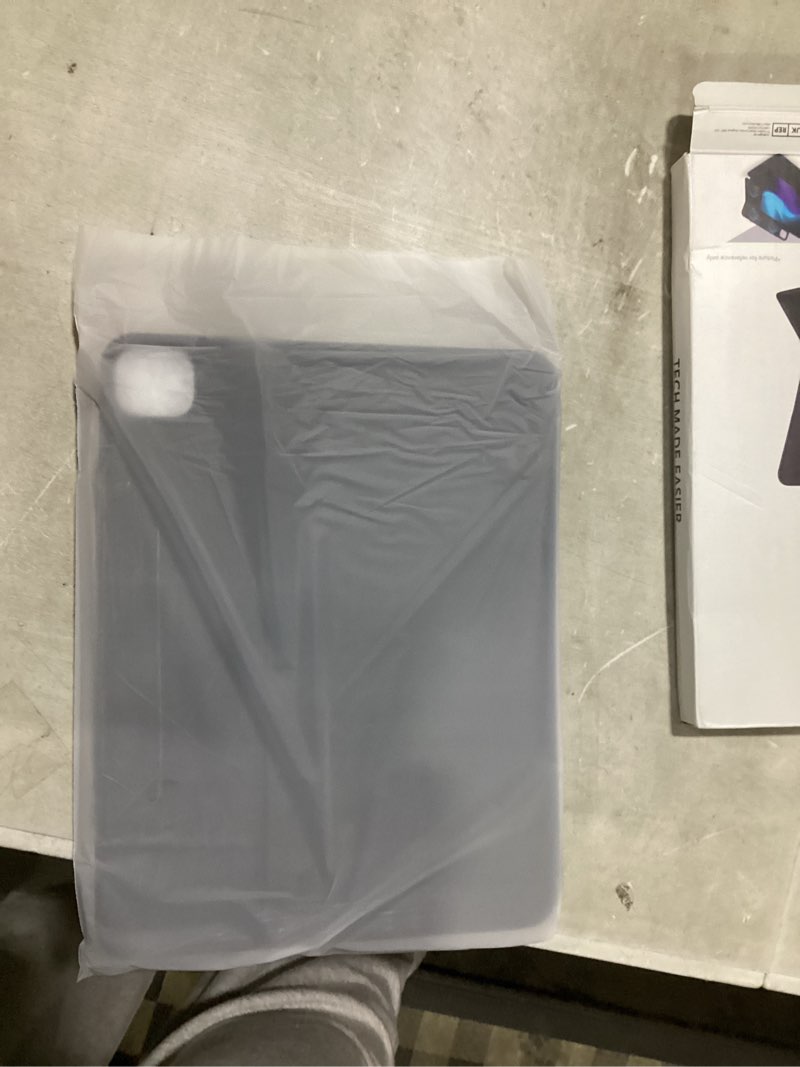 Condition photo showing Good Condition for esr for ipad pro 13 inch case (m5/m4) 2025/2024, removable magnetic cover, vertical stand, fully supports pencil pro and pencil(usb-c), rebound 360 series, black