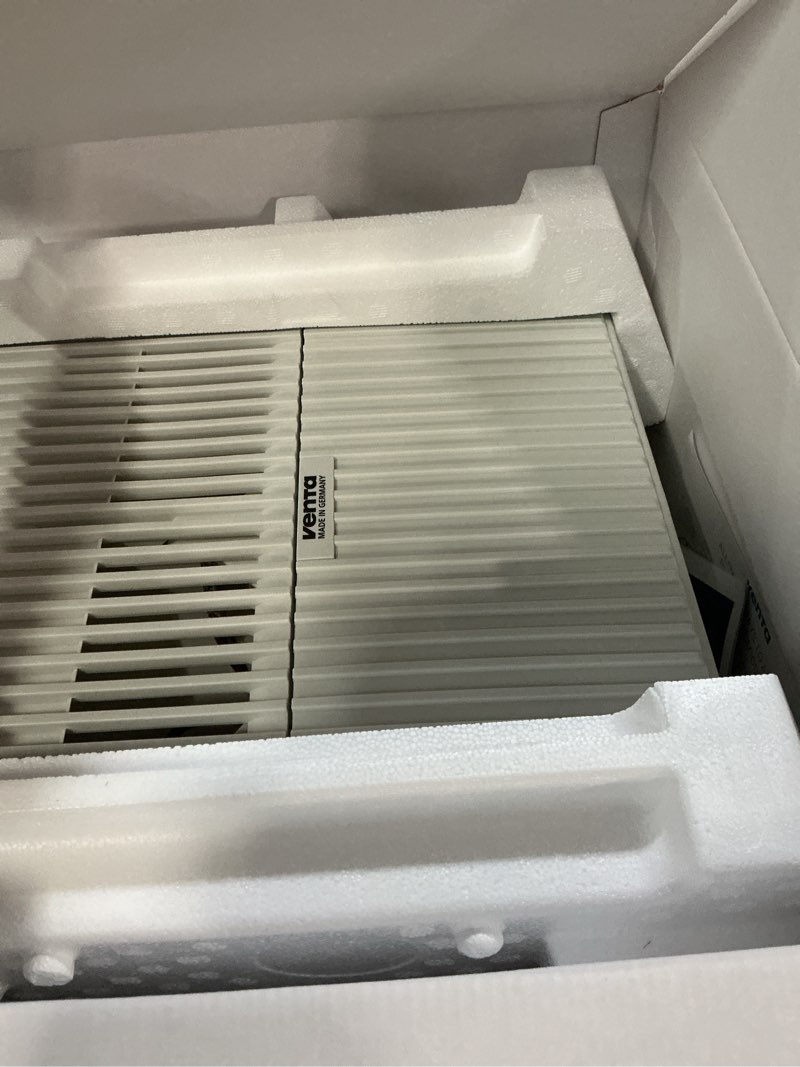 Condition photo showing As Is for venta lw25 original humidifier in white - filter-free evaporative humidifier for spaces up to 430 ft² white 430 ft²