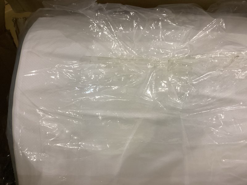 Condition photo showing New/Like New for Lunix mattress