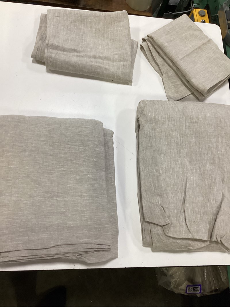 Condition photo showing Good Condition for european linen chambray sheet set, queen, natural chambray