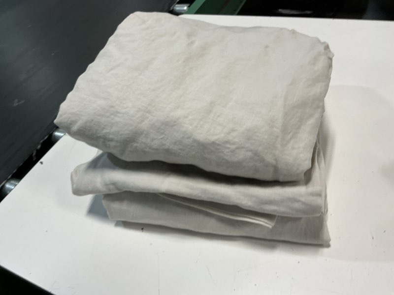 Condition photo showing Good Condition for quince european linen chambray duvet cover set 4 pieces size/king