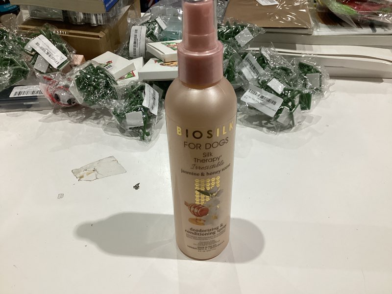 Condition photo showing New/Like New for BioSilk for Dogs Silk Therapy Irresistible Deodorizing and Conditioning Spray, Scented, Jasmine and Honey Scent, Paraben Free, Made in The USA, 8 Fl Ounces Deodorizing & Conditioning Spray 8 Fl Oz (Pack of 1)